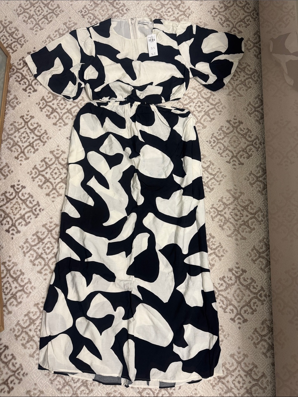 Abercrombie & Fitch Black and White Abstract Maxi Dress